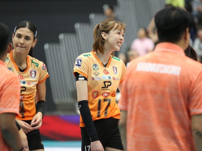 'Khổng lồ' bóng chuyền nữ Việt Nam hóa siêu chắn trong ngày ra mắt CLB Thái Lan-803805