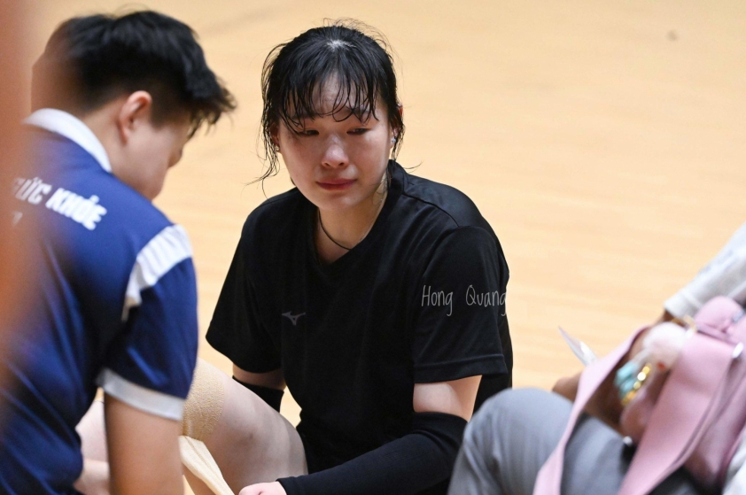 'Thần tiên tỷ tỷ' Cai Xiaoqing bật khóc nức nở sau thất bại ở Việt Nam 824437